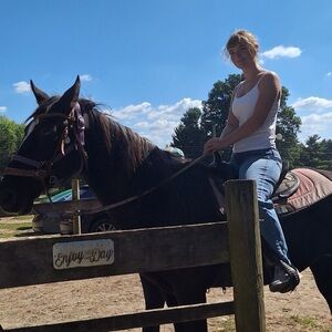 Meet your Posher, Ava